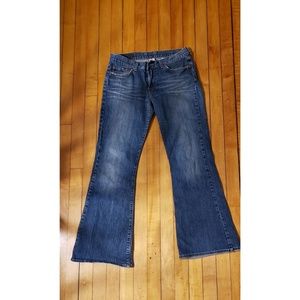 Lucky Brand bell bottom leg jeans